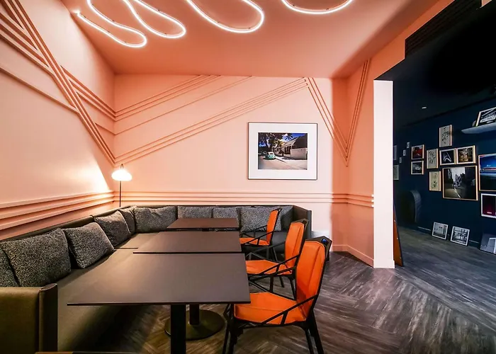 TRIBE Paris Batignolles